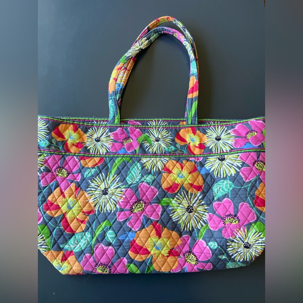 Vera Bradley large tote bag, good condition
